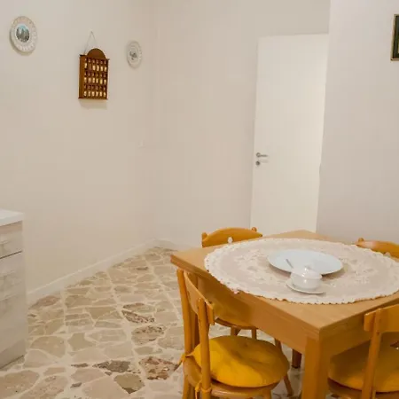 Prato Πανσιόν